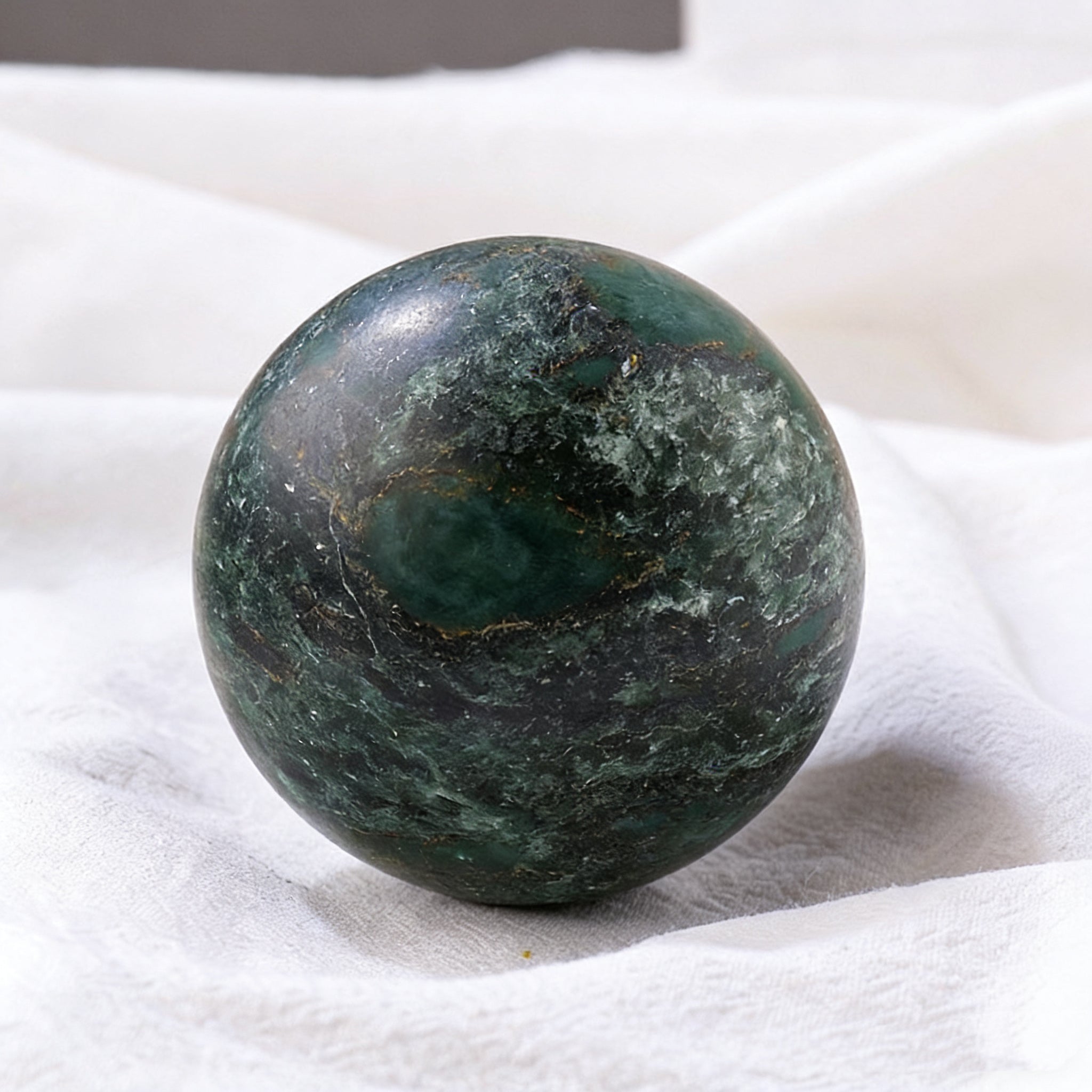 Emerald Sphere(Comes with a base)